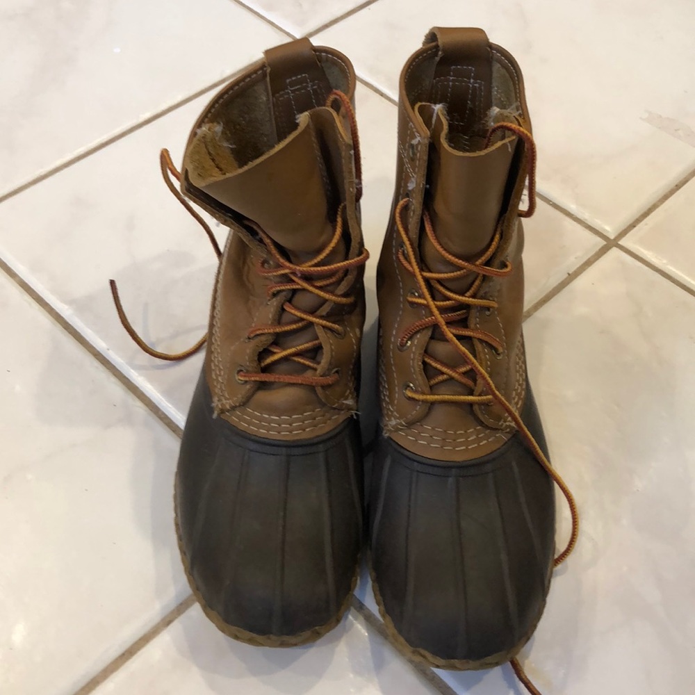 Women’s size 8 Thinsulate-lined Bean Boots 8” high